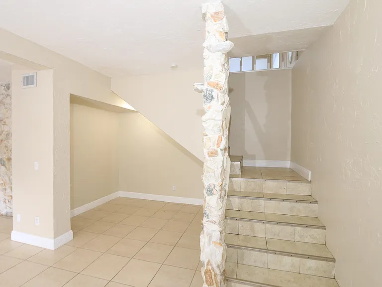 4916 Silver Oak Dr — Photo 18