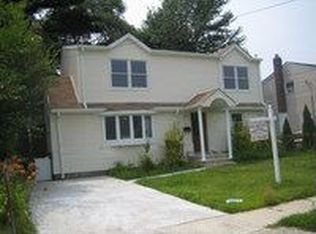 1005 Merillon Ave, Westbury, NY 11590