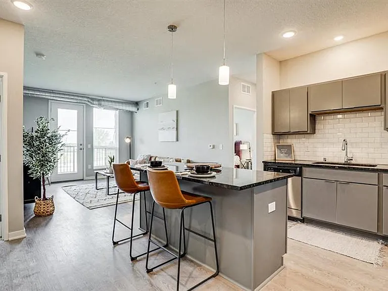 Maven Apartments — Photo 2