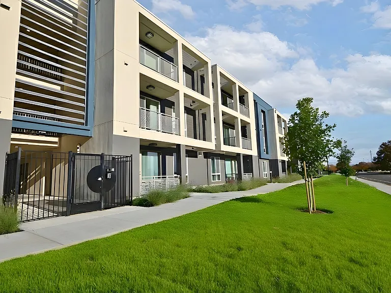 Exterior 1 (1) 6