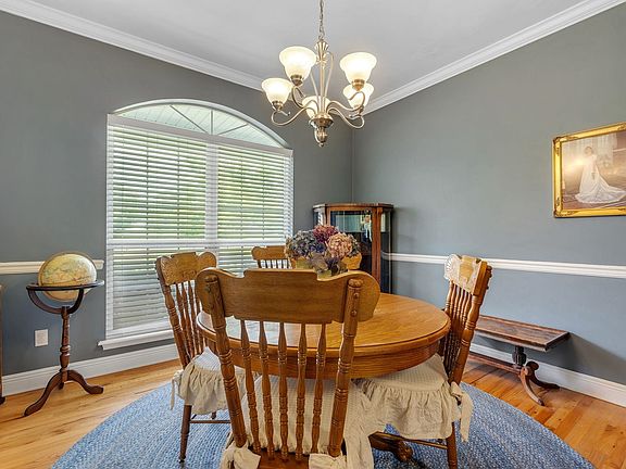 3rd image of 10519 Casanova Dr