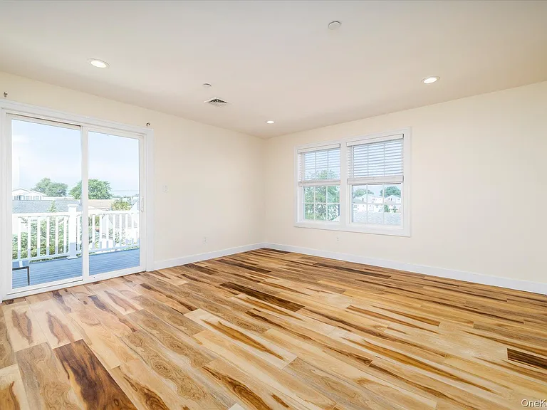 740 S Ocean Ave — Photo 34