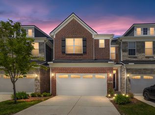 24869 Ivy Ln, Novi, MI 48375