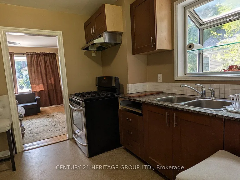 25 Bush Dr — Photo 4