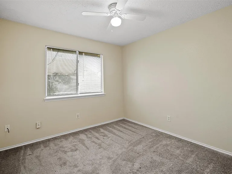 1430 Bentwood Dr — Photo 12