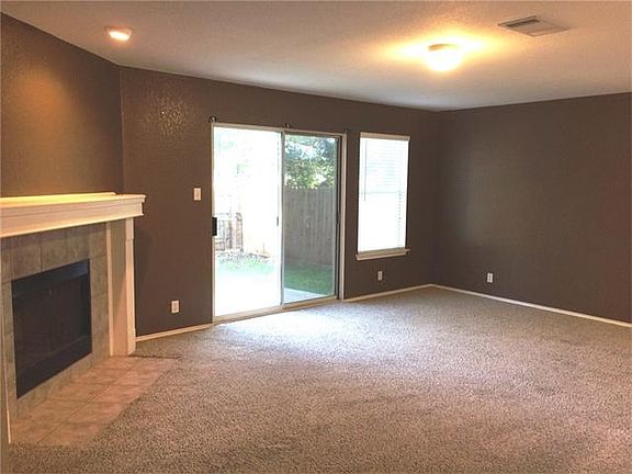 5th image of 110 Stanford Dr