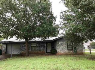 216 S California St, Henrietta, TX 76365