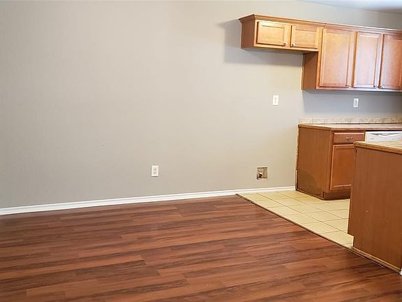 5th image of 1404 E Mulkey St #1406