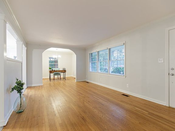 5th image of 2408 Orlando Dr