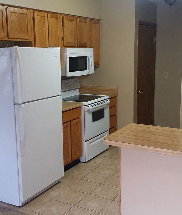 1st image of 1480 Cedarwood Dr APT C