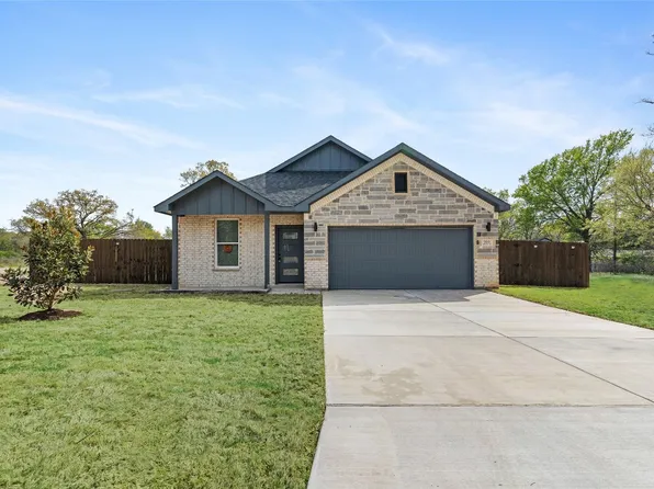 203 Skiff Dr, Gun Barrel City, TX 75156