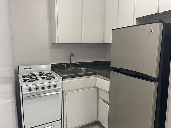 3rd image of 83-60 118th St APT 7J