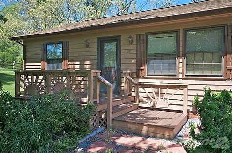 Front Porch/Entrance