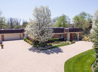 815 Merry Ln, Oak Brook, IL 60523