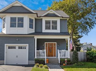 32 Wilson Cir E, Middletown, NJ 07701