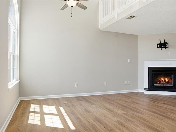 4th image of 3946 Seeman Rd