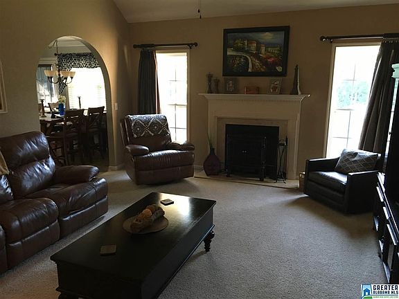 3rd image of 365 Parkwood Dr