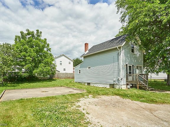 2nd image of 1532 Raymond St