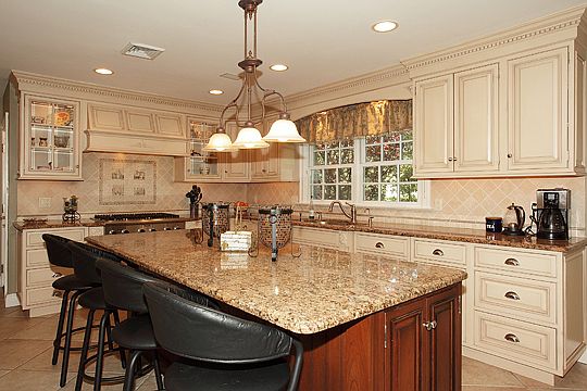 3rd image of 56 Dogwood Ln