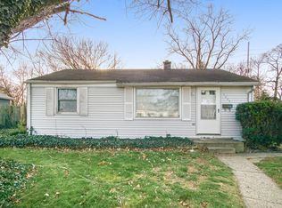 1228 Edgewood Dr, South Bend, IN 46616