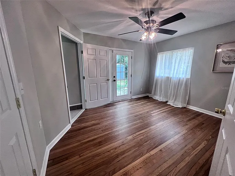3857 W University Ave — Photo 5