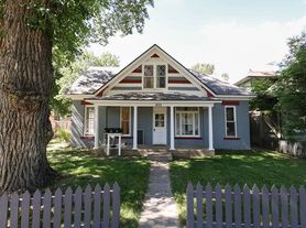 605 Mathews St