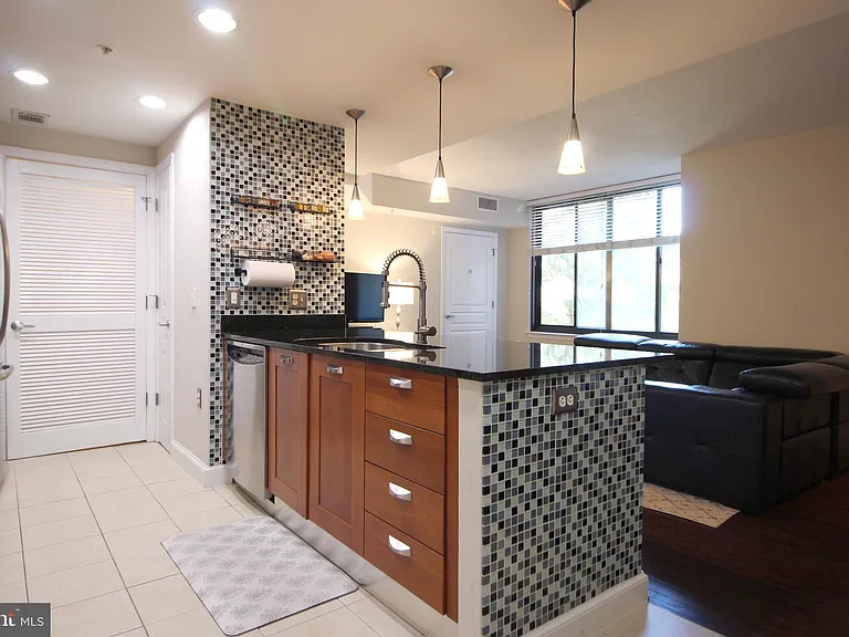 2451 Midtown Ave #305 — Photo 6