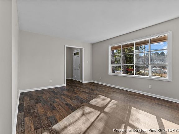 3rd image of 528 Waterbury Dr