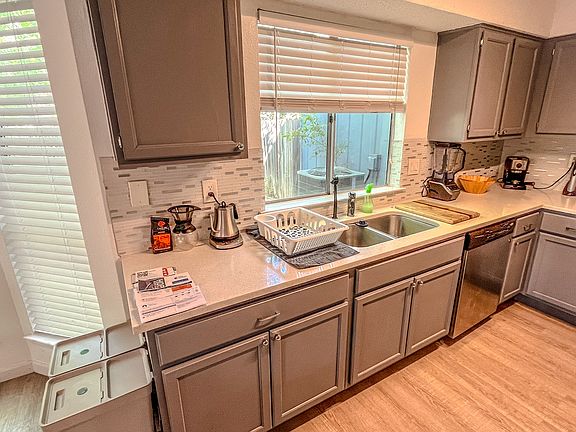 5th image of 12208 Alderbrook Dr Unit A