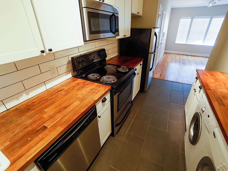 1st image of 3152 Magnolia Ave APT 1E