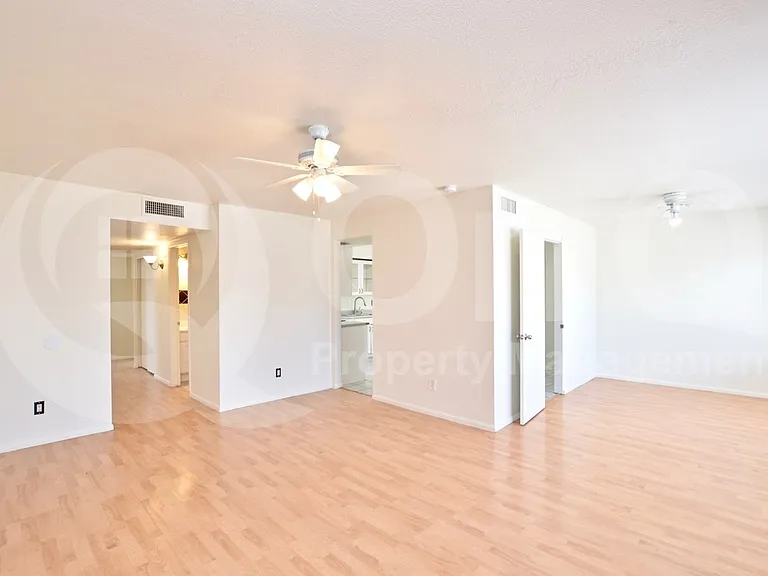 4265 E Vineyard Rd — Photo 8