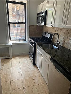 2nd image of 610 W 204th St #1B