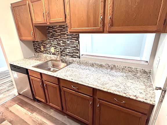 4th image of 207 N Townsend St #6