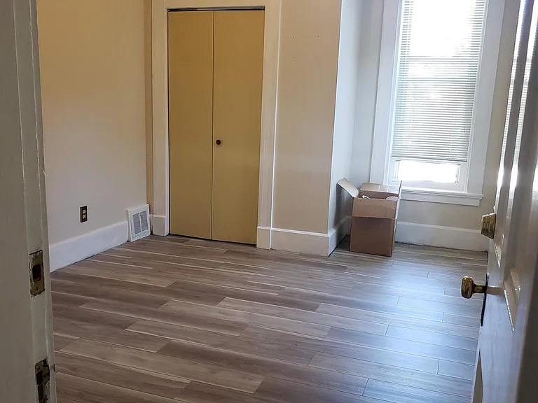 4414 Franklin Blvd #3 — Photo 3