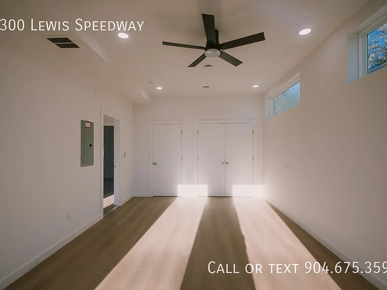 3300 Lewis Speedway St — Photo 4
