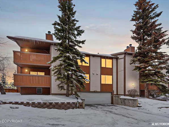 7240 Huntsmen Cir #4-B, Anchorage, AK 99518