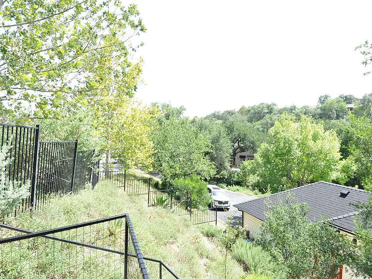 9902 Talleyran Dr — Photo 27