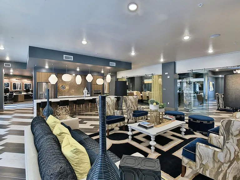 Abode Red Rock — Photo 19