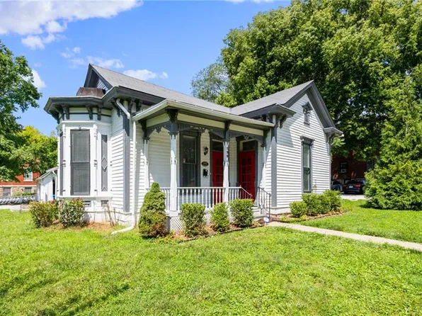 128 N Leonard St, Liberty, MO 64068