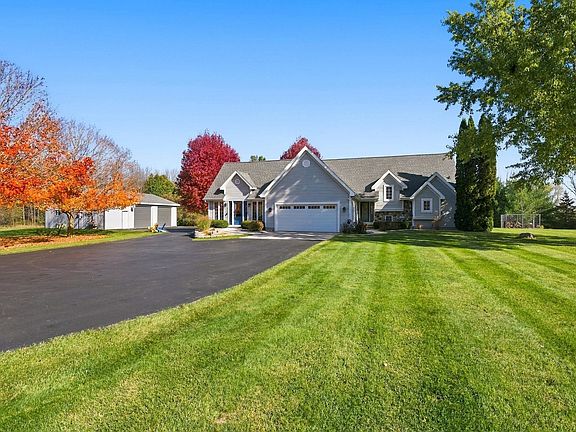 4th image of 3220 Peroutka Ln