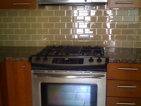 2nd image of 412-585 N Rossmore Ave #412