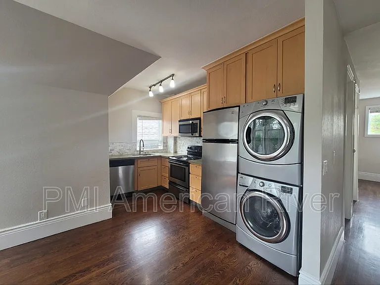 1716 Capitol Ave #5 — Photo 5