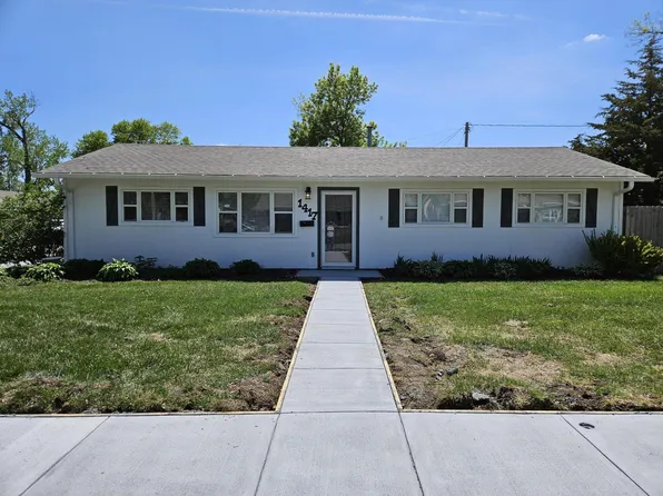 1417 Mayper Dr, Carter Lake, IA 51510