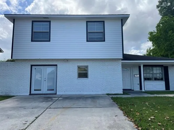 2001 Saint Nick Dr, New Orleans, LA 70131