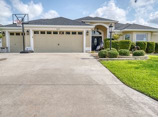 3271 Sennett Cir, Oxford, FL 34484