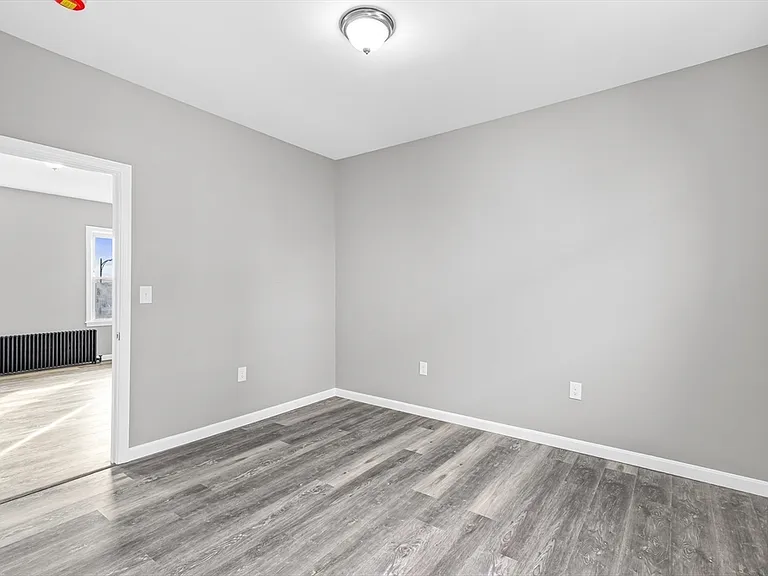 712 Eastern Ave #2 — Photo 5