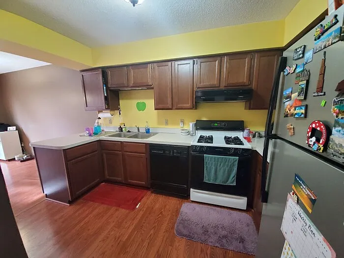 9265 Dartford Rd — Photo 2
