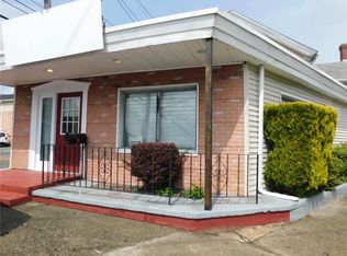 226 Washington St, West Warwick, RI 02893