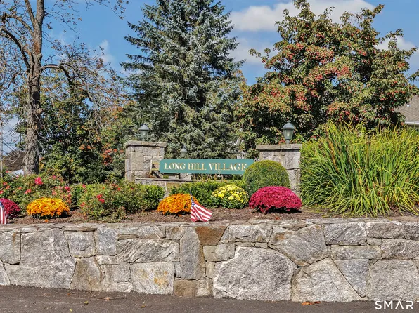 36 Long Hill Place, Trumbull, CT 06611