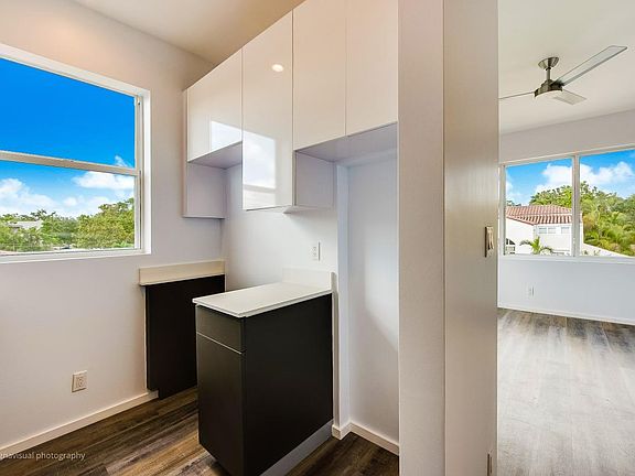 5th image of 324 Mendoza Ave APT 4